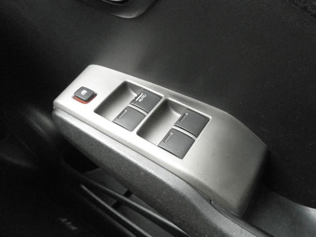 フィットハイブリッド スマートセレクション　バックカメラ　ナビ　ＴＶ　Ｂｌｕｅｔｏｏｔｈ接続　ＣＤ　ＤＶＤ　社外アルミホイール　オートライト　スマートキー　キーレスエントリー　電動格納ミラー　衝突安全ボディ　盗難防止システム（28枚目）