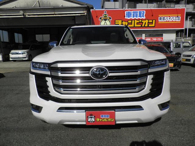 ランドクルーザー ＺＸ　サンルーフ　車庫保管　ＪＢＬプレミアムサウンド　本革シート　純正ナビ　クリアランスソナー　電動シート　電動リアゲート　シートヒーター　シートベンチレーション　ＬＥＤヘッドランプ　電動格納サードシート（3枚目）