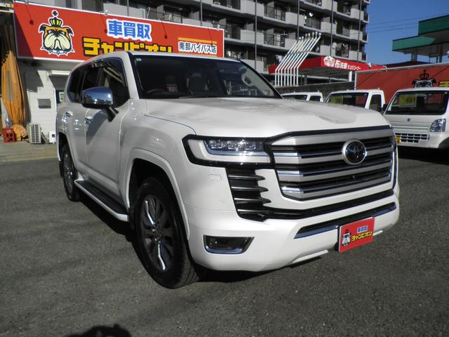 ランドクルーザー ＺＸ　サンルーフ　車庫保管　ＪＢＬプレミアムサウンド　本革シート　純正ナビ　クリアランスソナー　電動シート　電動リアゲート　シートヒーター　シートベンチレーション　ＬＥＤヘッドランプ　電動格納サードシート（4枚目）