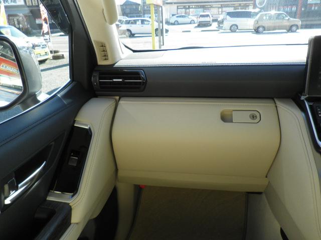 ランドクルーザー ＺＸ　サンルーフ　車庫保管　ＪＢＬプレミアムサウンド　本革シート　純正ナビ　クリアランスソナー　電動シート　電動リアゲート　シートヒーター　シートベンチレーション　ＬＥＤヘッドランプ　電動格納サードシート（16枚目）