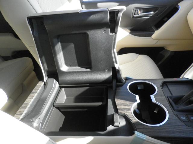 ランドクルーザー ＺＸ　サンルーフ　車庫保管　ＪＢＬプレミアムサウンド　本革シート　純正ナビ　クリアランスソナー　電動シート　電動リアゲート　シートヒーター　シートベンチレーション　ＬＥＤヘッドランプ　電動格納サードシート（30枚目）