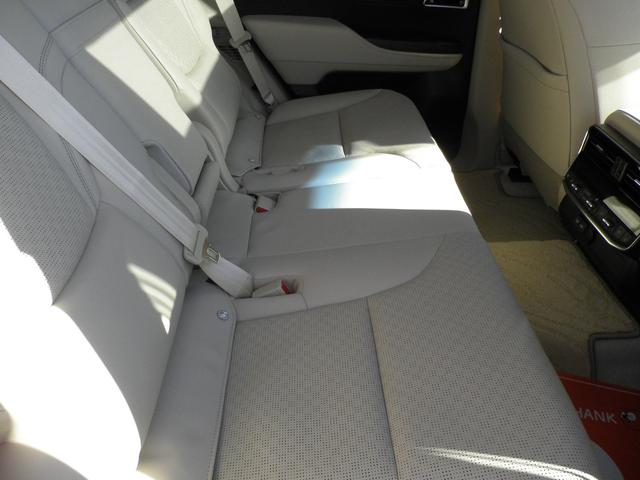 ランドクルーザー ＺＸ　サンルーフ　車庫保管　ＪＢＬプレミアムサウンド　本革シート　純正ナビ　クリアランスソナー　電動シート　電動リアゲート　シートヒーター　シートベンチレーション　ＬＥＤヘッドランプ　電動格納サードシート（37枚目）