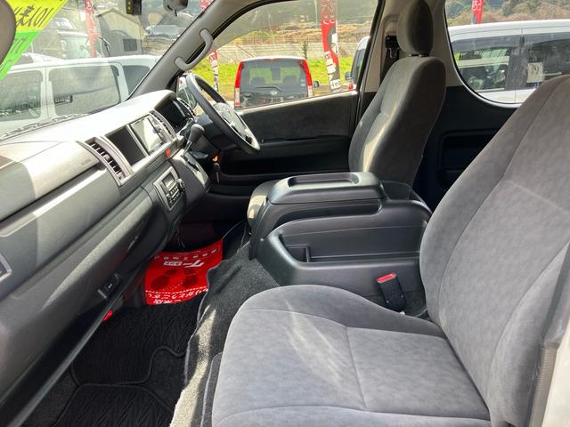 ハイエースワゴン ＧＬ　新車ワンオーナー　１０人乗り　カロッツェリアナビ　フルセグ　Ｂｌｕｅｔｏｏｔｈ接続　ガソリン車　オートエアコン　ビルトインＥＴＣ　走行３７０００ｋｍ　車検令和８年７月（16枚目）