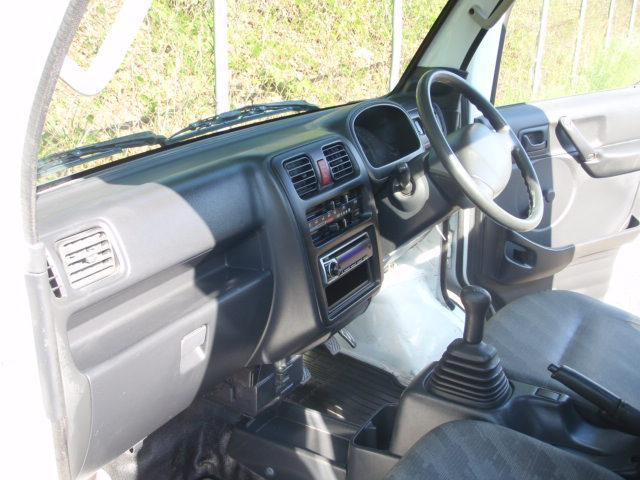 キャリイトラック ＫＣ　５速ミッション　エアコン　パワーステアリング　４ＷＤ　全面仕上げ済み　三方開　積載可能量３５０ｋｇ（15枚目）