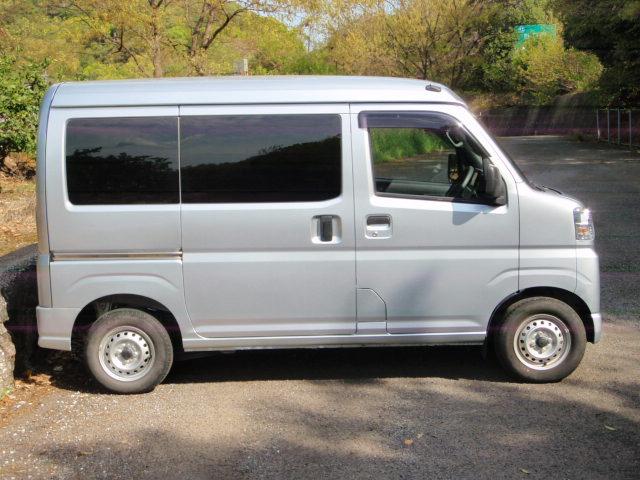 ピクシスバン デラックス　地デジナビ付き　前後ドライブレコーダー付き　バックカメラ　ＥＴＣ　キーレスエントリー　衝突軽減ブレーキ　クリアランスソナー　横滑り防止装置　アイドリングストップ（6枚目）