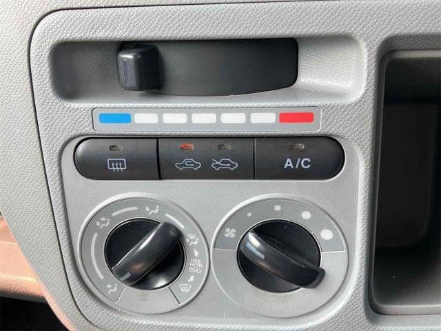 ＡＺワゴン ＸＧ　キーレスエントリー　電動格納ミラー　ＭＴ　盗難防止システム　ＣＤ　アルミホイール　衝突安全ボディ　エアコン　パワーステアリング　パワーウィンドウ（6枚目）