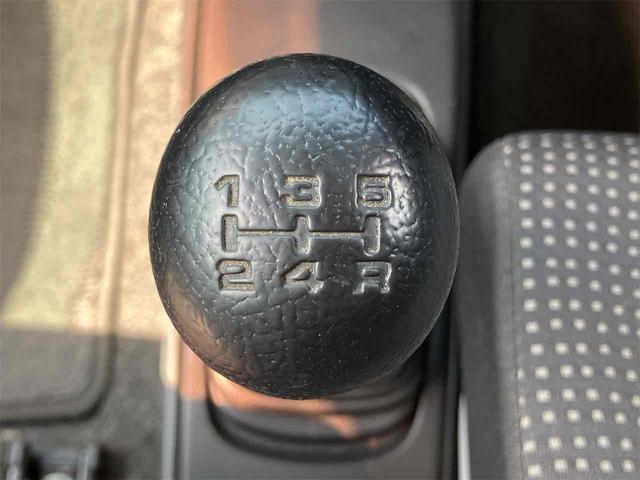 ＡＺワゴン ＸＧ　キーレスエントリー　電動格納ミラー　ＭＴ　盗難防止システム　ＣＤ　アルミホイール　衝突安全ボディ　エアコン　パワーステアリング　パワーウィンドウ（7枚目）
