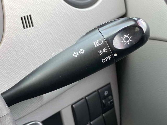 ＡＺワゴン ＸＧ　キーレスエントリー　電動格納ミラー　ＭＴ　盗難防止システム　ＣＤ　アルミホイール　衝突安全ボディ　エアコン　パワーステアリング　パワーウィンドウ（9枚目）