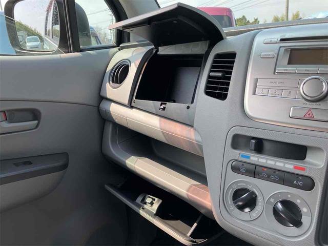ＡＺワゴン ＸＧ　キーレスエントリー　電動格納ミラー　ＭＴ　盗難防止システム　ＣＤ　アルミホイール　衝突安全ボディ　エアコン　パワーステアリング　パワーウィンドウ（30枚目）