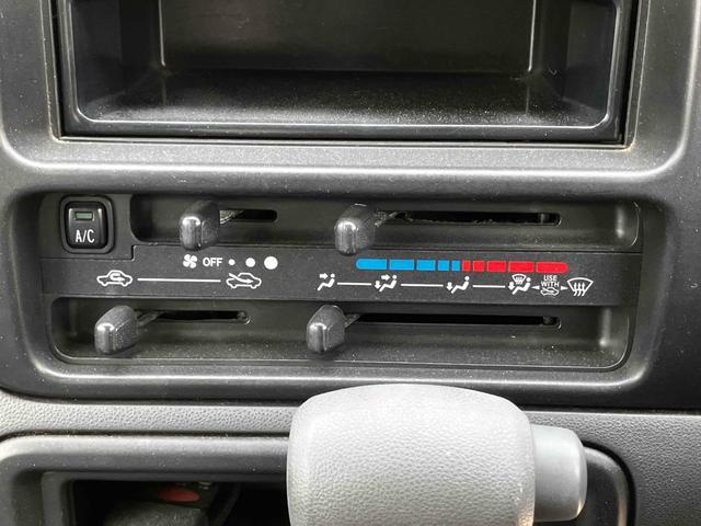 ハイゼットカーゴ 　軽バン　ＡＴ　両側スライドドア　キーレスエントリー　電動格納ミラー　エアコン　パワーウィンドウ　運転席エアバッグ　助手席エアバッグ　ＣＤ（4枚目）