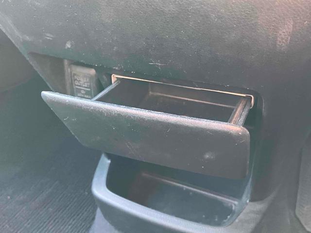 クロスロード 　４ＷＤ　ＥＴＣ　ナビ　ＴＶ　オートライト　スマートキー　ＡＴ　盗難防止システム　衝突安全ボディ　ＣＤ　ＤＶＤ再生　Ｂｌｕｅｔｏｏｔｈ　ＡＢＳ　エアコン　パワーステアリング　パワーウィンドウ（33枚目）