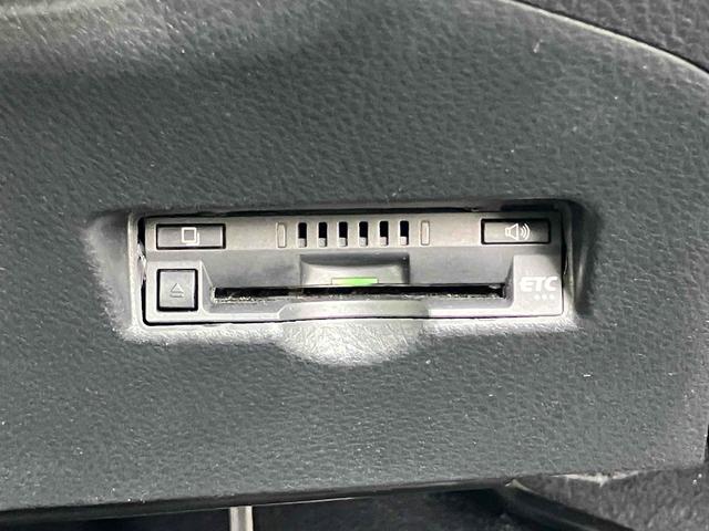 Ｃ－ＨＲ Ｇ　ドライブレコーダー　ＥＴＣ　バックカメラ　クリアランスソナー　オートクルーズコントロール　レーンアシスト　衝突被害軽減システム　ナビ　ＴＶ　オートマチックハイビーム　オートライト　アルミホイール（6枚目）