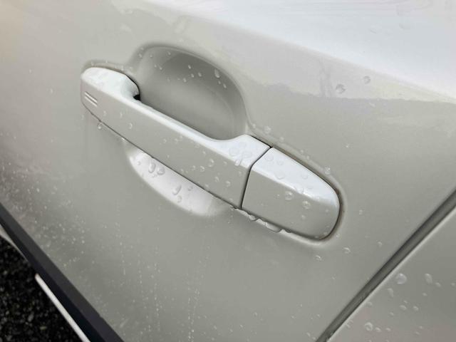 Ｃ－ＨＲ Ｇ　ドライブレコーダー　ＥＴＣ　バックカメラ　クリアランスソナー　オートクルーズコントロール　レーンアシスト　衝突被害軽減システム　ナビ　ＴＶ　オートマチックハイビーム　オートライト　アルミホイール（27枚目）