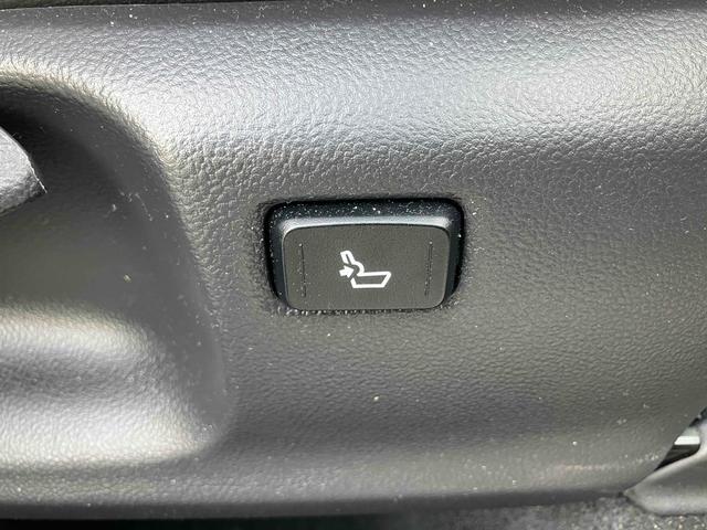 Ｃ－ＨＲ Ｇ　ドライブレコーダー　ＥＴＣ　バックカメラ　クリアランスソナー　オートクルーズコントロール　レーンアシスト　衝突被害軽減システム　ナビ　ＴＶ　オートマチックハイビーム　オートライト　アルミホイール（33枚目）