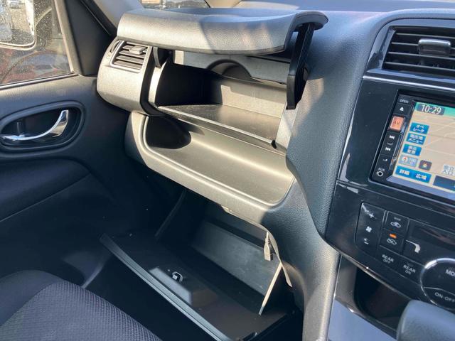 セレナ ハイウェイスター S-ハイブリッド ETC バックカメラ ナビ TV オートクルーズコントロール 両側スライド・片側電動 オートライト スマートキー 電動格納ミラー 3列シート ウォークスルー CVT アルミホイール CD DVD再生(36枚目)