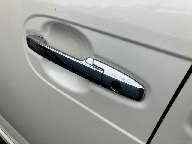 Ｎ－ＢＯＸカスタム Ｇ・Ｌパッケージ　バックカメラ　両側スライド・片側電動　ナビ　ＴＶ　オートライト　ＨＩＤ　スマートキー　アイドリングストップ　電動格納ミラー　ベンチシート　ＣＶＴ　盗難防止システム　ＡＢＳ　ＥＳＣ　ＣＤ　ＤＶＤ再生（28枚目）