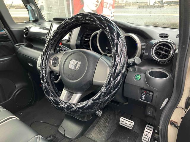 Ｎ－ＢＯＸカスタム Ｇ・Ｌパッケージ　バックカメラ　両側スライド・片側電動　ナビ　ＴＶ　オートライト　ＨＩＤ　スマートキー　アイドリングストップ　電動格納ミラー　ベンチシート　ＣＶＴ　盗難防止システム　ＡＢＳ　ＥＳＣ　ＣＤ　ＤＶＤ再生（52枚目）