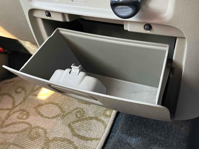 タント Ｌ　スライドドア　キーレスエントリー　ベンチシート　ＡＴ　盗難防止システム　ＣＤ　衝突安全ボディ　エアコン　パワーステアリング　パワーウィンドウ（6枚目）