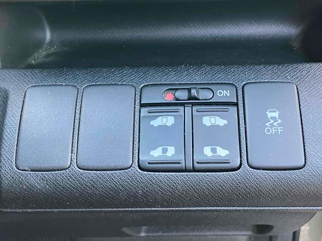 ステップワゴンスパーダ Ｚ　ＥＴＣ　バックカメラ　ナビ　ＴＶ　両側電動スライドドア　ＨＩＤ　スマートキー　電動格納ミラー　３列シート　フルフラット　ＣＶＴ　アルミホイール　ＣＤ　ＤＶＤ再生　ＵＳＢ　Ｂｌｕｅｔｏｏｔｈ（10枚目）