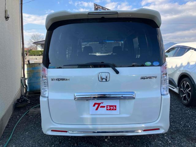 ステップワゴンスパーダ Ｚ　ＥＴＣ　バックカメラ　ナビ　ＴＶ　両側電動スライドドア　ＨＩＤ　スマートキー　電動格納ミラー　３列シート　フルフラット　ＣＶＴ　アルミホイール　ＣＤ　ＤＶＤ再生　ＵＳＢ　Ｂｌｕｅｔｏｏｔｈ（17枚目）