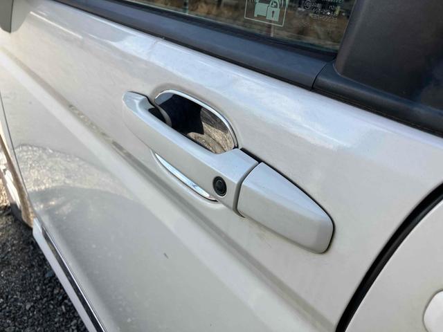 ステップワゴンスパーダ Ｚ　ＥＴＣ　バックカメラ　ナビ　ＴＶ　両側電動スライドドア　ＨＩＤ　スマートキー　電動格納ミラー　３列シート　フルフラット　ＣＶＴ　アルミホイール　ＣＤ　ＤＶＤ再生　ＵＳＢ　Ｂｌｕｅｔｏｏｔｈ（26枚目）