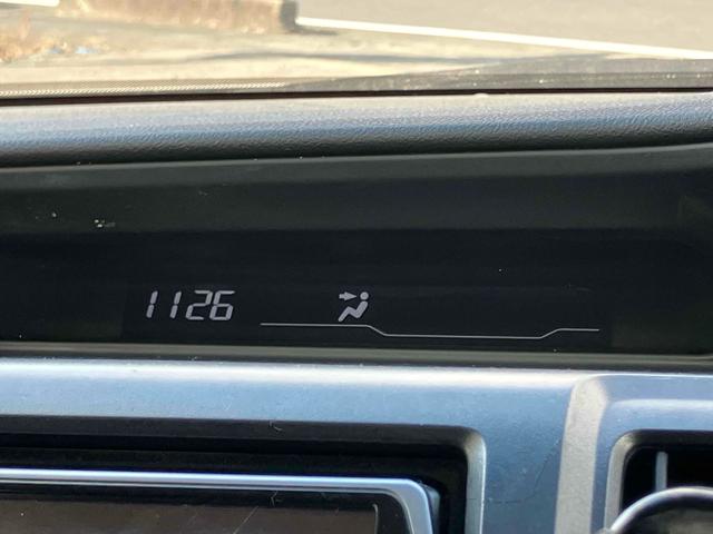 ステップワゴンスパーダ Ｚ　ＥＴＣ　バックカメラ　ナビ　ＴＶ　両側電動スライドドア　ＨＩＤ　スマートキー　電動格納ミラー　３列シート　フルフラット　ＣＶＴ　アルミホイール　ＣＤ　ＤＶＤ再生　ＵＳＢ　Ｂｌｕｅｔｏｏｔｈ（38枚目）