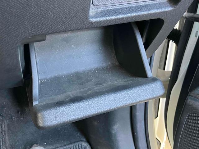 ステップワゴンスパーダ Ｚ　ＥＴＣ　バックカメラ　ナビ　ＴＶ　両側電動スライドドア　ＨＩＤ　スマートキー　電動格納ミラー　３列シート　フルフラット　ＣＶＴ　アルミホイール　ＣＤ　ＤＶＤ再生　ＵＳＢ　Ｂｌｕｅｔｏｏｔｈ（44枚目）