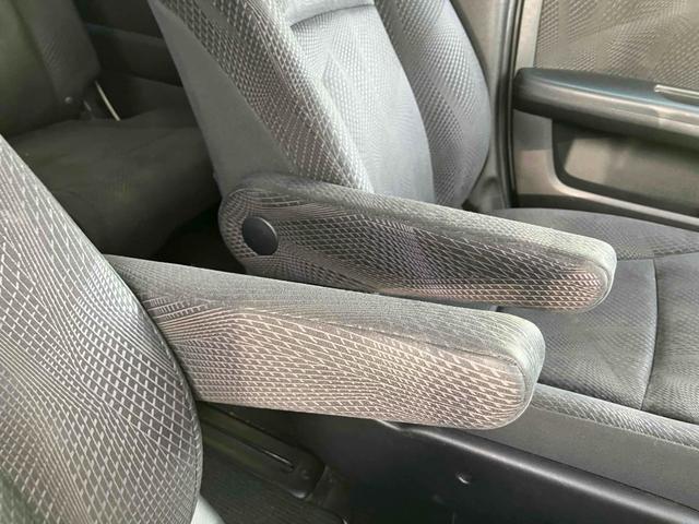 ステップワゴンスパーダ Ｚ　ＥＴＣ　バックカメラ　ナビ　ＴＶ　両側電動スライドドア　ＨＩＤ　スマートキー　電動格納ミラー　３列シート　フルフラット　ＣＶＴ　アルミホイール　ＣＤ　ＤＶＤ再生　ＵＳＢ　Ｂｌｕｅｔｏｏｔｈ（46枚目）