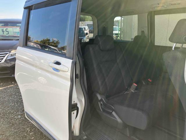 ステップワゴンスパーダ Ｚ　ＥＴＣ　バックカメラ　ナビ　ＴＶ　両側電動スライドドア　ＨＩＤ　スマートキー　電動格納ミラー　３列シート　フルフラット　ＣＶＴ　アルミホイール　ＣＤ　ＤＶＤ再生　ＵＳＢ　Ｂｌｕｅｔｏｏｔｈ（50枚目）