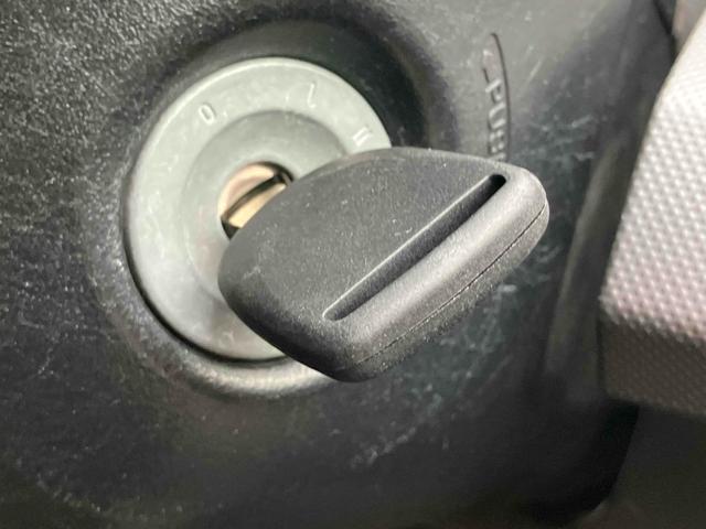 フリード Ｇ　ハイウェイエディション　ＥＴＣ　バックカメラ　ナビ　ＴＶ　両側スライド・片側電動　ＨＩＤ　キーレスエントリー　電動格納ミラー　３列シート　ＣＶＴ　アルミホイール　ＣＤ　衝突安全ボディ　ＡＢＳ　エアコン　パワーステアリング（11枚目）