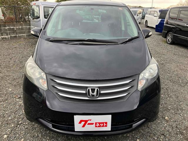 フリード Ｇ　ハイウェイエディション　ＥＴＣ　バックカメラ　ナビ　ＴＶ　両側スライド・片側電動　ＨＩＤ　キーレスエントリー　電動格納ミラー　３列シート　ＣＶＴ　アルミホイール　ＣＤ　衝突安全ボディ　ＡＢＳ　エアコン　パワーステアリング（13枚目）