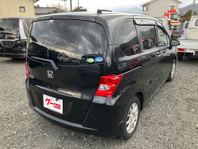 フリード Ｇ　ハイウェイエディション　ＥＴＣ　バックカメラ　ナビ　ＴＶ　両側スライド・片側電動　ＨＩＤ　キーレスエントリー　電動格納ミラー　３列シート　ＣＶＴ　アルミホイール　ＣＤ　衝突安全ボディ　ＡＢＳ　エアコン　パワーステアリング（15枚目）