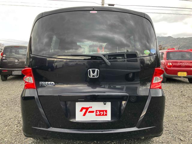 フリード Ｇ　ハイウェイエディション　ＥＴＣ　バックカメラ　ナビ　ＴＶ　両側スライド・片側電動　ＨＩＤ　キーレスエントリー　電動格納ミラー　３列シート　ＣＶＴ　アルミホイール　ＣＤ　衝突安全ボディ　ＡＢＳ　エアコン　パワーステアリング（16枚目）