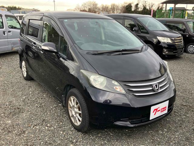 フリード Ｇ　ハイウェイエディション　ＥＴＣ　バックカメラ　ナビ　ＴＶ　両側スライド・片側電動　ＨＩＤ　キーレスエントリー　電動格納ミラー　３列シート　ＣＶＴ　アルミホイール　ＣＤ　衝突安全ボディ　ＡＢＳ　エアコン　パワーステアリング（18枚目）