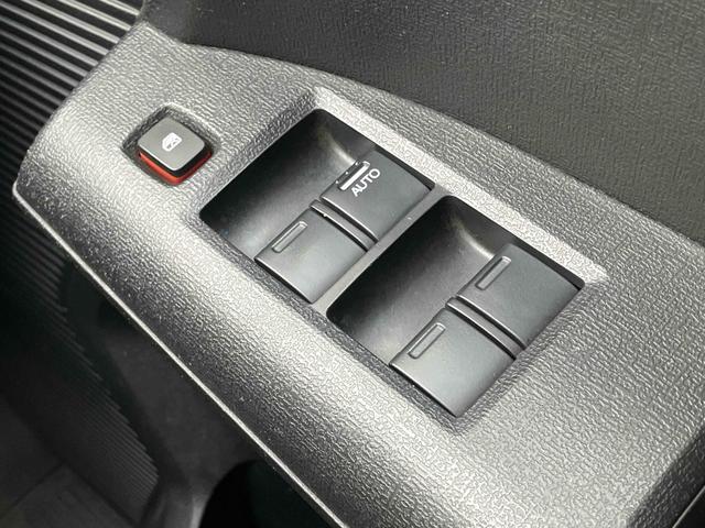 フリード Ｇ　ハイウェイエディション　ＥＴＣ　バックカメラ　ナビ　ＴＶ　両側スライド・片側電動　ＨＩＤ　キーレスエントリー　電動格納ミラー　３列シート　ＣＶＴ　アルミホイール　ＣＤ　衝突安全ボディ　ＡＢＳ　エアコン　パワーステアリング（40枚目）