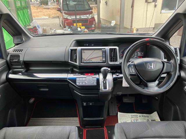 ステップワゴンスパーダ Ｚ　ＥＴＣ　バックカメラ　ナビ　ＴＶ　両側電動スライドドア　ＨＩＤ　スマートキー　電動格納ミラー　後席モニター　３列シート　ＣＶＴ　アルミホイール　ＣＤ　ＤＶＤ再生　盗難防止システム　衝突安全ボディ（2枚目）