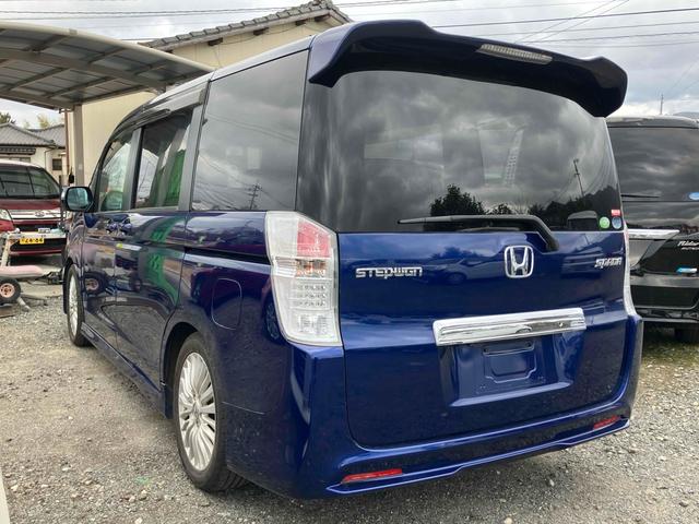ステップワゴンスパーダ Ｚ　ＥＴＣ　バックカメラ　ナビ　ＴＶ　両側電動スライドドア　ＨＩＤ　スマートキー　電動格納ミラー　後席モニター　３列シート　ＣＶＴ　アルミホイール　ＣＤ　ＤＶＤ再生　盗難防止システム　衝突安全ボディ（17枚目）