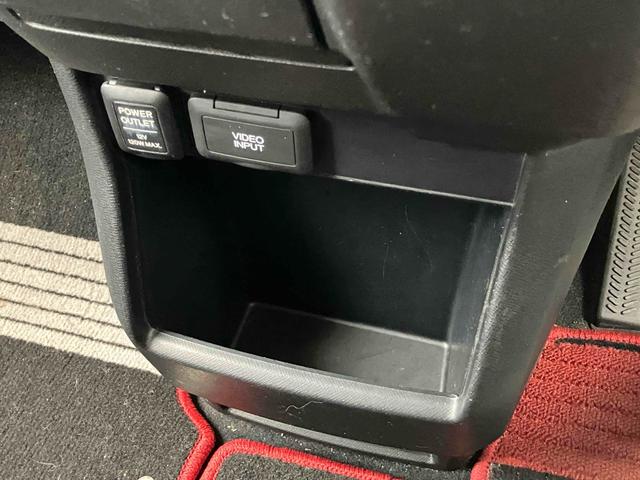 ステップワゴンスパーダ Ｚ　ＥＴＣ　バックカメラ　ナビ　ＴＶ　両側電動スライドドア　ＨＩＤ　スマートキー　電動格納ミラー　後席モニター　３列シート　ＣＶＴ　アルミホイール　ＣＤ　ＤＶＤ再生　盗難防止システム　衝突安全ボディ（38枚目）