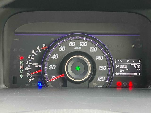 ステップワゴンスパーダ Ｚ　ＥＴＣ　バックカメラ　ナビ　ＴＶ　両側電動スライドドア　ＨＩＤ　スマートキー　電動格納ミラー　後席モニター　３列シート　ＣＶＴ　アルミホイール　ＣＤ　ＤＶＤ再生　盗難防止システム　衝突安全ボディ（40枚目）