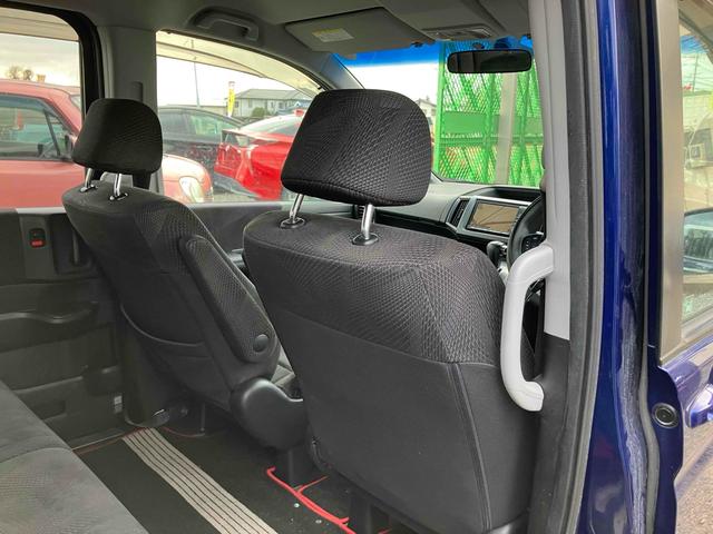 ステップワゴンスパーダ Ｚ　ＥＴＣ　バックカメラ　ナビ　ＴＶ　両側電動スライドドア　ＨＩＤ　スマートキー　電動格納ミラー　後席モニター　３列シート　ＣＶＴ　アルミホイール　ＣＤ　ＤＶＤ再生　盗難防止システム　衝突安全ボディ（54枚目）