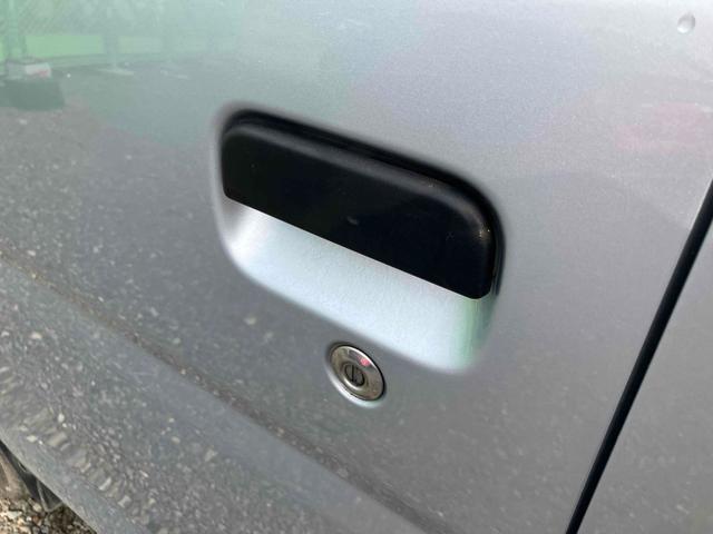 ハイゼットカーゴ 　４ＷＤ　ＭＴ　両側スライドドア　エアコン　パワーウィンドウ　運転席エアバッグ　助手席エアバッグ（15枚目）