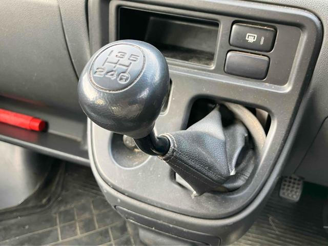 ハイゼットカーゴ 　４ＷＤ　ＭＴ　両側スライドドア　エアコン　パワーウィンドウ　運転席エアバッグ　助手席エアバッグ（25枚目）
