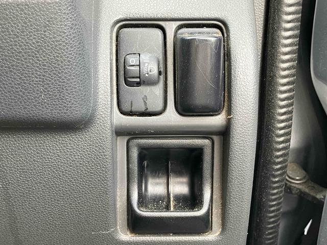 ハイゼットカーゴ 　４ＷＤ　ＭＴ　両側スライドドア　エアコン　パワーウィンドウ　運転席エアバッグ　助手席エアバッグ（34枚目）