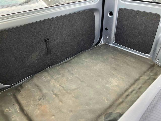 ハイゼットカーゴ 　４ＷＤ　ＭＴ　両側スライドドア　エアコン　パワーウィンドウ　運転席エアバッグ　助手席エアバッグ（43枚目）