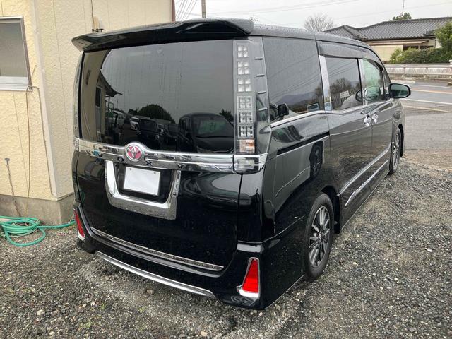 ヴォクシー ＺＳ　煌　ドライブレコーダー　ＥＴＣ　バックカメラ　ナビ　ＴＶ　両側電動スライドドア　オートライト　ＬＥＤヘッドランプ　スマートキー　アイドリングストップ　電動格納ミラー　後席モニター　３列シート　ＣＶＴ（17枚目）