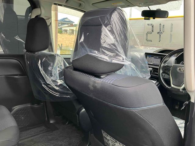 ヴォクシー ＺＳ　煌　ドライブレコーダー　ＥＴＣ　バックカメラ　ナビ　ＴＶ　両側電動スライドドア　オートライト　ＬＥＤヘッドランプ　スマートキー　アイドリングストップ　電動格納ミラー　後席モニター　３列シート　ＣＶＴ（46枚目）