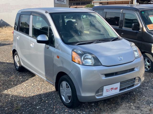 バックカメラ　キーレス　ベンチシート　エアコン　パワステ　パワーウインド　ＡＢＳ　運転席助手席エアバック