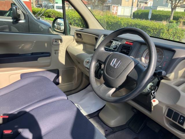 バックカメラ　キーレス　ベンチシート　エアコン　パワステ　パワーウインド　ＡＢＳ　運転席助手席エアバック