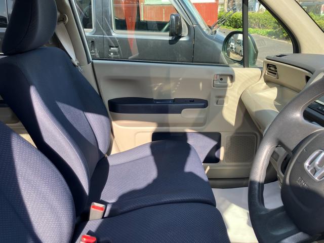 バックカメラ　キーレス　ベンチシート　エアコン　パワステ　パワーウインド　ＡＢＳ　運転席助手席エアバック