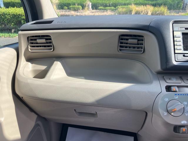 バックカメラ　キーレス　ベンチシート　エアコン　パワステ　パワーウインド　ＡＢＳ　運転席助手席エアバック